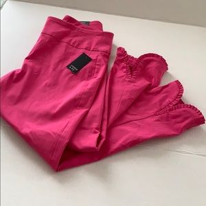 💥NWT- Crown & Ivy Crop Pants - Size 6💥